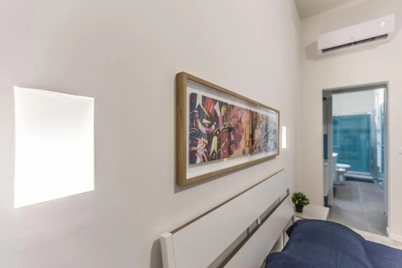 Bed & Breakfast Marilyn The Place Apartments Bologna Italy