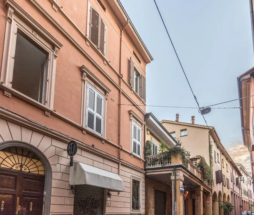 Bed & Breakfast Marilyn The Place Apartments Bologna Italien